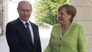 Ο Πούτιν πιέζει τη Μέρκελ να... νουθετήσει την Ουκρανία