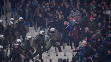 Επεισόδια στο ΑΕΚ-Άγιαξ: Διεθνής διασυρμός από το ξύλο στο ΟΑΚΑ