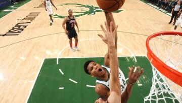 Εντυπωσιακός ο Αντετοκούνμπο οδήγησε τους Μπακς σε νίκη-θρίλερ επί των Μπουλς