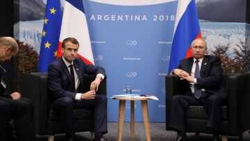 Με... ζωγραφιές προσπάθησε να εξηγήσει ο Πούτιν στον Μακρόν την κρίση στην Ουκρανία