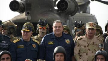 Κωσταράκος: Ο Καμμένος δεν έχει κανένα δικαίωμα να φορά τη στρατιωτική στολή 