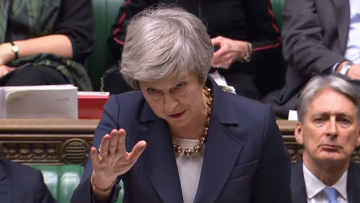 Brexit: Σε δεινή θέση η Τερέζα Μέι - Διπλή ήττα στη Βουλή των Κοινοτήτων