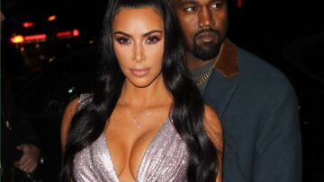 H Kιμ Καρντάσιαν πήγε στο show Versace μαζί με τον Κάνιε Γουέστ κι εκείνος έκλεψε ένα σκουλαρίκι 