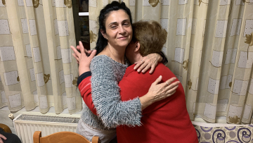 Η καθαρίστρια που φυλακίστηκε για ένα απολυτήριο μιλά στο protothema.gr: Δεν μπορώ να ξεχάσω τον ήχο όταν κλείδωνε το κελί