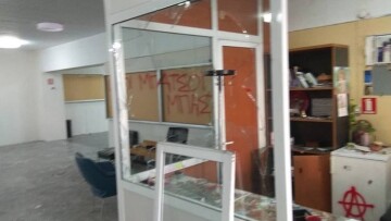 Θεσσαλονίκη: Οι ταραξίες ισοπέδωσαν την Θεολογική Σχολή του ΑΠΘ - Στα €100.000 υπολογίζονται οι ζημιές