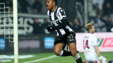 Super League, ΠΑΟΚ-ΑΕΛ 2-1: Ανατροπή και ξεκάθαρο προβάδισμα τίτλου