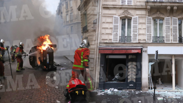 Κίτρινα Γιλέκα: Ανυπολόγιστες καταστροφές στη Γαλλία, 135 τραυματίες και 1.400 προσαγωγές 