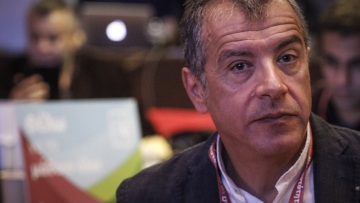 Θεοδωράκης για δήθεν παζάρια για υπουργείο: Ζήτησα πάρκινγκ και 2 τενεκέδες λάδι