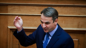 Μητσοτάκης προς Τσίπρα: Ανταλλάξατε το Σκοπιανό με τις συντάξεις