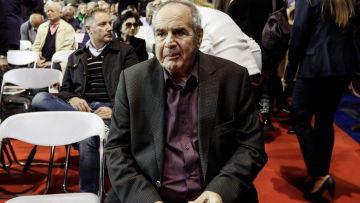 Στάθης Παναγούλης στο ΘΕΜΑ 104,6: Αυτό είναι το SMS για να φύγουν λεωφορεία από Αθήνα για την ομιλία Τσίπρα