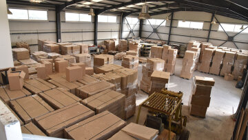 Το ΣΔΟΕ ανακάλυψε εργοστάσιο παραγωγής λαθραίων τσιγάρων στη Θήβα