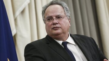 Επιμένει ο Κοτζιάς: Να ελεγχθούν τα μυστικά κονδύλια όλων των υπουργείων και της ΕΥΠ