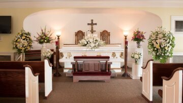 Φρίκη στη Βρετανία: Διέρρηξε γραφείο τελετών και έκανε σεξ με πτώμα