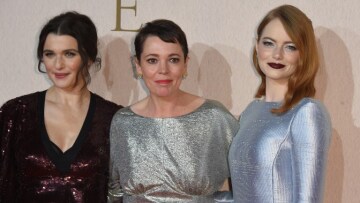 Οι πρωταγωνίστριες του «The Favourite» του Λάνθιμου αποκαλύπτουν το αστείο «μυστικό» πίσω από τις λεσβιακές σκηνές