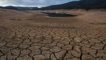 Μελέτη προειδοποιεί: Αν η παγκόσμια θερμοκρασία αυξηθεί δύο βαθμούς, η ξηρασία θα επιδεινωθεί σημαντικά 