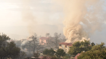 Το κράτος μας ξέχασε, λένε οι πυρόπληκτοι του Καλάμου