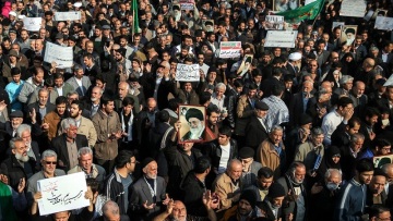 Ιράν: Φιλοκυβερνητικοί διαδηλωτές στους δρόμους της Τεχεράνης 