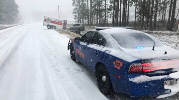 «Πολική βόμβα» στις ΗΠΑ και σφοδρές χιονοθύελλες στην Ευρώπη