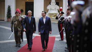 Φωτογραφίες: Συνάντηση Τσίπρα - Τζεντιλόνι στη Ρώμη