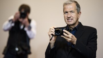 «Σεξουαλικό αρπακτικό» και ο φωτογράφος των διασήμων Μάριο Τεστίνο: Την «έπεφτε» σε συνεργάτες του!