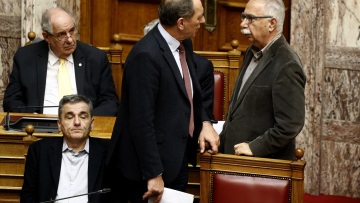 Βουλή: 154 «ναι» στο πολυνομοσχέδιο - Ψήφισε και η Μεγαλοοικονόμου