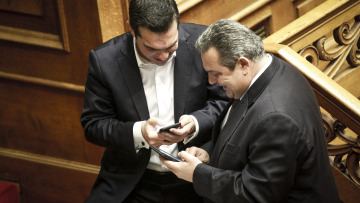Τσίπρας-Καμμένος αποφασίζουν για ανασχηματισμό μετά και την προσχώρηση Μεγαλοοικονόμου