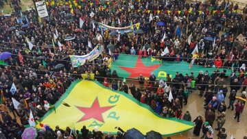 Συρία: Χιλιάδες Κούρδοι διαδηλώνουν για τις απειλές της  Άγκυρας 