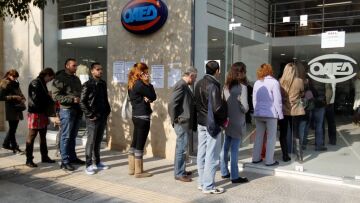 Αυξήθηκαν κατά 15.000 οι άνεργοι το Δεκέμβριο