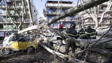 Βίντεο: Οκτώ οι νεκροί από τη σφοδρή κακοκαιρία που πλήττει την Ευρώπη