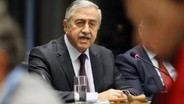 Κύπρος: «Εξαφανίσου» και γιουχαϊσματα κατά του Ακιντζί στην «Αφρίκα»