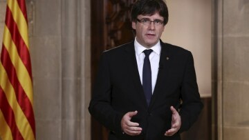 Έφυγε για τη Δανία ο Πουτζδεμόν, παρά το ενδεχόμενο να συλληφθεί