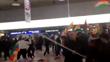 Βίντεο: Άγριο ξύλο στο αεροδρόμιο του Ανόβερο για την επίθεση της Τουρκίας στους Κούρδους της Συρίας