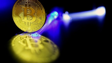 Νταβός: Ο πρόεδρος της UBS δεν συνιστά επενδύσεις στο bitcoin