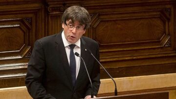 Ισπανία: Υπό πίεση ο Πουτζδεμόν μετά την απόφαση του Συνταγματικού δικαστηρίου