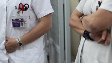 Σε 24ωρη απεργία σήμερα οι νοσοκομειακοί γιατροί
