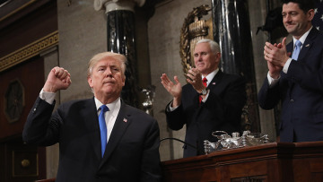 Μήνυμα συμφιλίωσης στους Δημοκρατικούς έστειλε ο Τραμπ: Ας παραμερίσουμε τις διαφορές μας