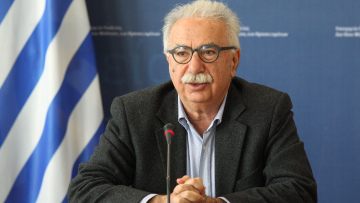 «Αντάρτικο» ΔΟΕ-ΟΛΜΕ κατά Γαβρόγλου για το υποχρεωτικό 30ωρο των εκπαιδευτικών