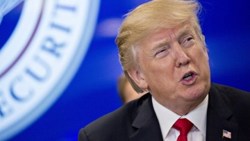 ΗΠΑ: Τρεις στους τέσσερις Ρεπουμπλικάνους πιστεύουν ότι FBI και υπ. Δικαιοσύνης υπονομεύουν τον Τραμπ