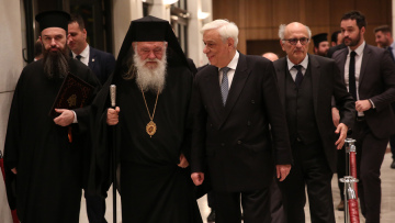 Παυλόπουλος σε Ιερώνυμο: Έχετε συμβάλει τα μέγιστα προς την κατεύθυνση της αρμονικής συμπόρευσης Πολιτείας και Εκκλησίας