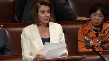 Ποιος Κάστρο; Η 77χρονη Νάνσι Πελόζι έκανε ρεκόρ με ομιλία 8 ωρών στο Κογκρέσο για το μεταναστευτικό