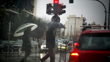 Η «Ιοκάστη» θα σαρώσει τη χώρα το Σαββατοκύριακο: Ισχυρές βροχοπτώσεις, καταιγίδες και χιόνια