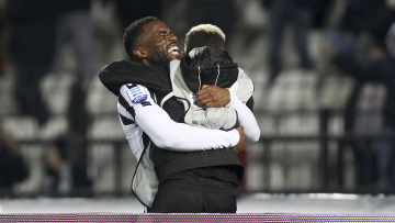 Σκόραρε και δάκρυσε με τον γιο του ο Βαρέλα! (φωτογραφίες)