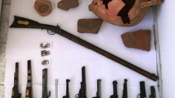 Χαλκιδική: Συνελήφθη Γερμανός με αρχαία και όπλα 