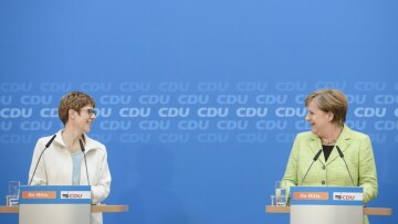 Γερμανία: Την... «Μίνι Μέρκελ του Ζάαρλαντ» δείχνει για διάδοχό της η Καγκελάριος