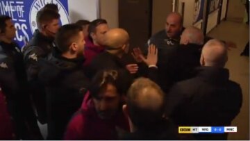 Βίντεο: Έτοιμος να... ορμήξει στον προπονητή της Γουίγκαν ο Γκουαρντιόλα!