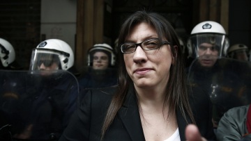 Ζωή Κωνσταντοπούλου: «Ντου» σε συμβολαιογραφικό γραφείο - Τι ανέβασε στο Facebook