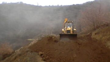 Τρίκαλα: Εκκενώνονται σπίτια στο χωριό Πιαλεία λόγω διάβρωσης του εδάφους