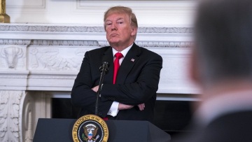 Τραμπ: «Θα έμπαινα στο σχολείο στη Φλόριντα ακόμη και χωρίς όπλο»