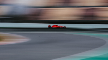 F1, Βαρκελώνη, 2η μέρα: Ταχύτερος ο Φέτελ!