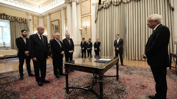 Αμίλητος ο Κουβέλης στη «διαβεβαίωση» των νέων μελών της κυβέρνησης 